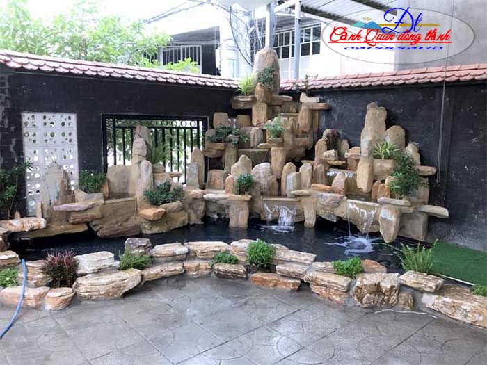 Hồ cá hòn non bộ tiểu cảnh quán cafe