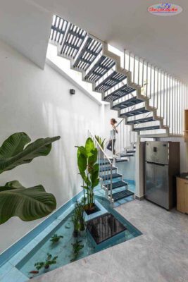 hồ cá koi cầu thang đẹp