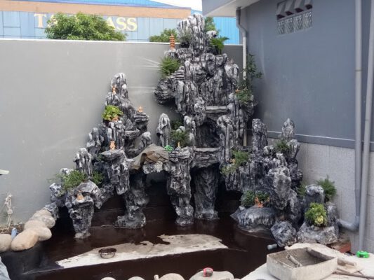 Hòn non bộ hiên nhà