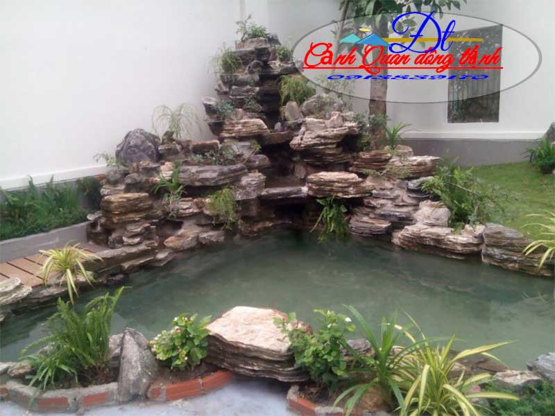 hòn non bộ ngoài trời và hồ cá