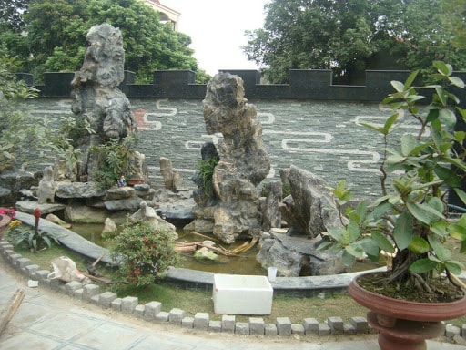 hòn non bộ sân vườn