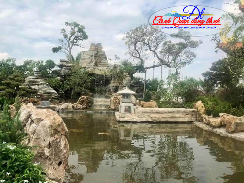 Non bộ thác nước hồ cá koi